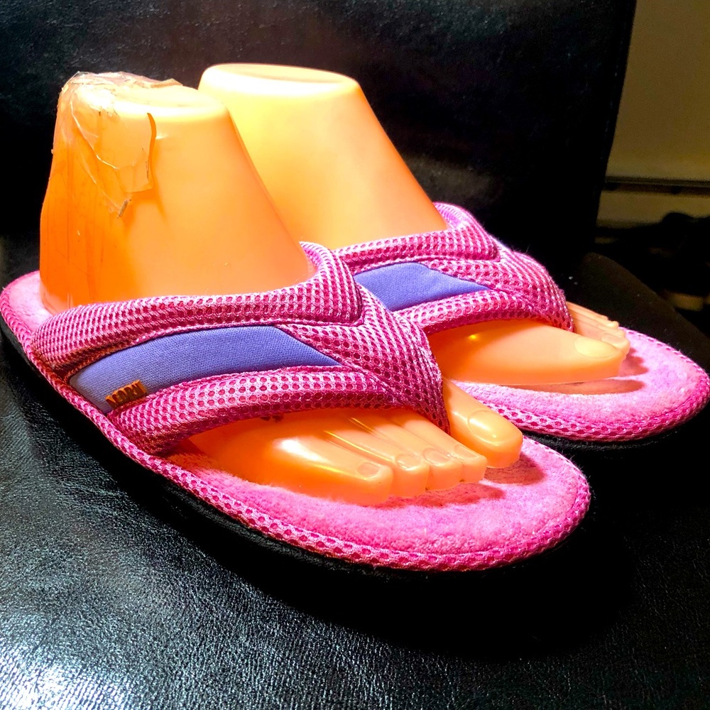Acorn Women's Pink Purple Spa Thong Slippers Memory Foam Slippers Size 6.5-7.5